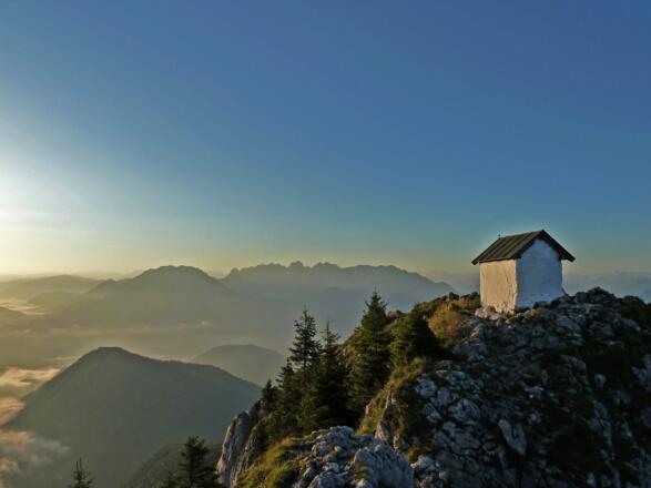 Brünnstein mit Kapelle