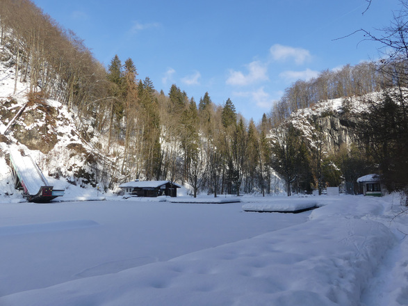 Luegsteinsee mit Rundwanderweg
