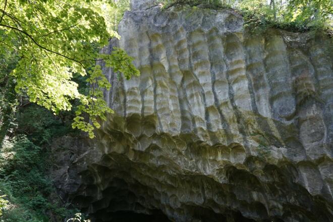 Mühlsteinbruch Altenbeuern Schiffleutwanderweg Station 11