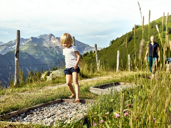 Barfussweg am Speicherteich Rauriser Hochalmbahnen