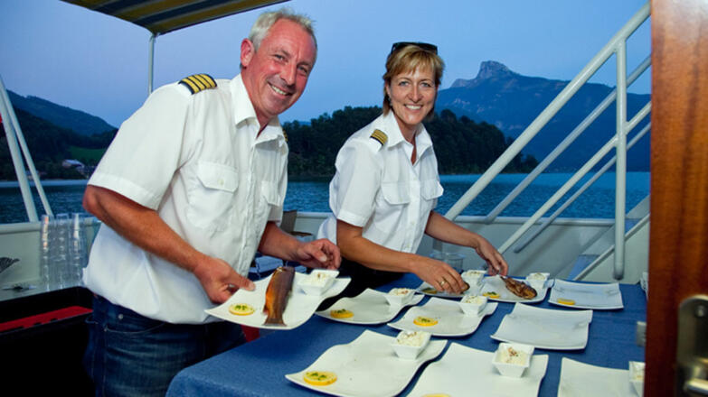 Schifffahrt Hemetsberger Fishing Captain&#039;s Dinner