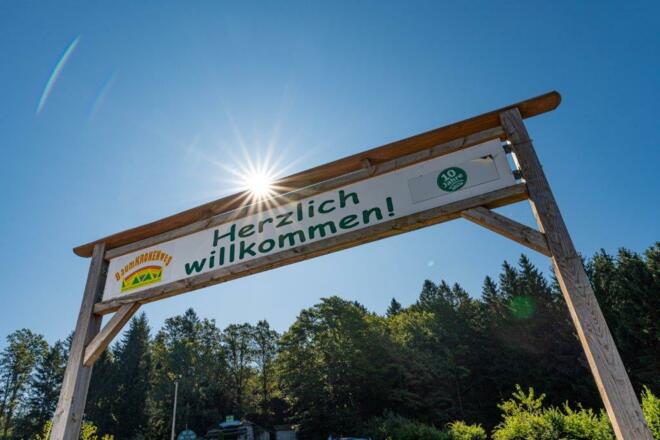 Herzlich Willkommen Schild