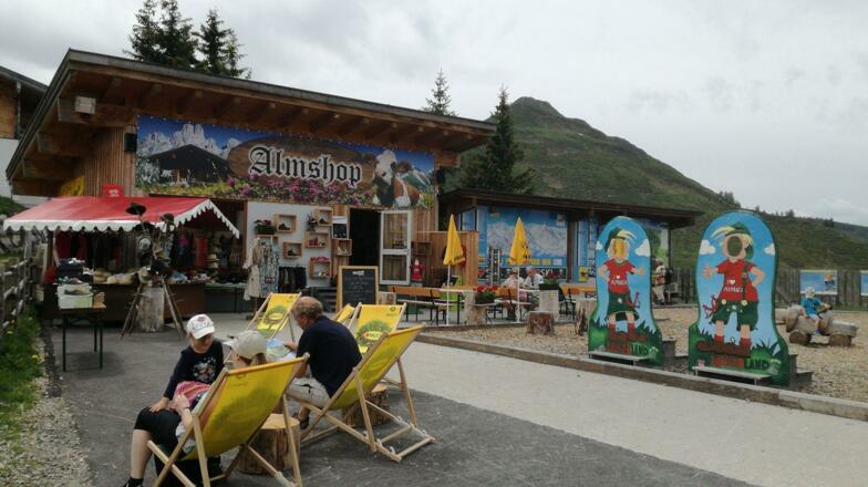 Liegestühle Almshop Wiedersbergerhorn