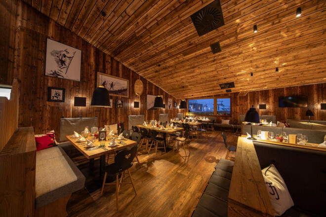 Gemütlicher und traditioneller Innenbereich im Franzl