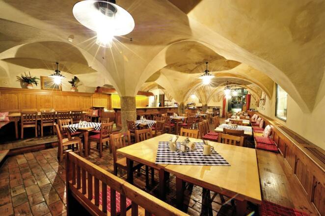 Augustiner Bräu Hall in Tirol