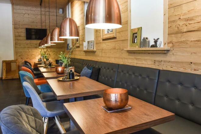 Flachländer Alpbach Tische