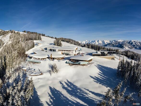 AreitLounge mit AreitAlm an der Bergstation vom areitXpress