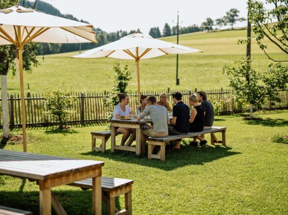 GRÜNE ERDE-WELT Bio - Bistro im Gastgarten
