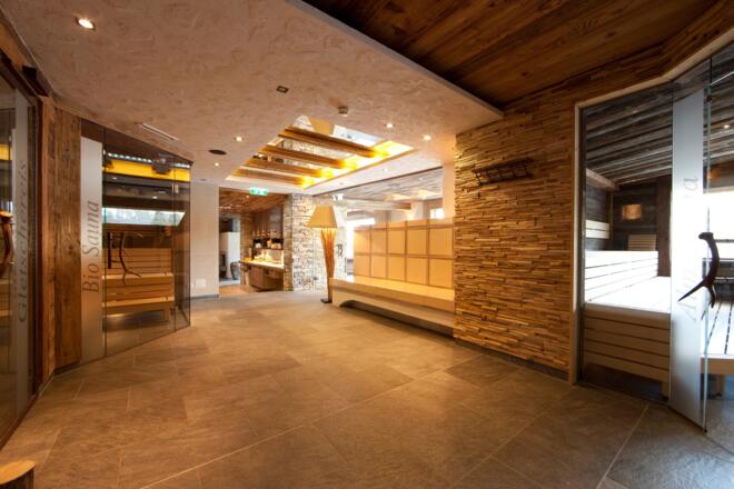 Grosser Wellnessbereich im Hotel Sonnenhof in Graen im Tannheimer Tal