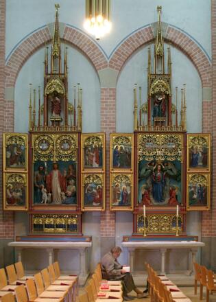 Katholische Pfarrkirche Zum Heiligsten Herzen Jesu 8