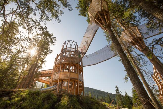 4 begehbare Türme - Rutschen-, Kran-, Kletter- &amp; Aussichtsturm