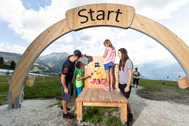 Start der Holzkugelbahn