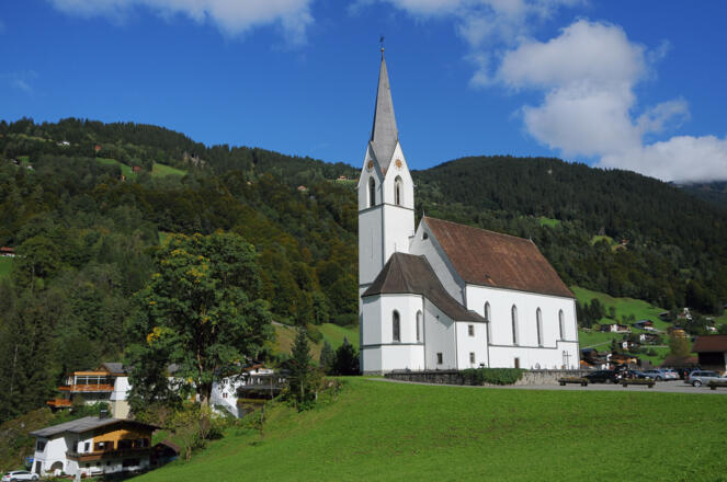 Silbertal, Katholische Pfarrkirche Heilige Josef und Nikolaus mit Friedhof 10