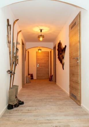 Hausgang zu den Zimmern und FeWo