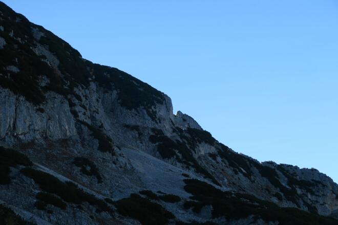 Der Rest war schnell geschafft, Abstieg ins Laglkar und die Laglmauer bis zum Mannsberg von unten begutachten