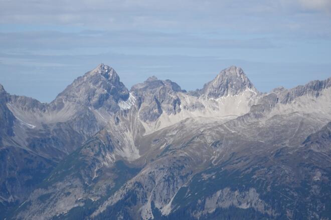 Blick zum Großen Krottenkopf und zur Marchspitze