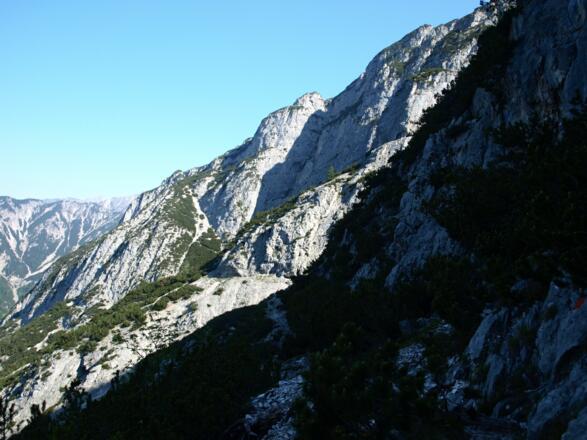 der Zirler Schützensteig verläuft in der Südflanke des Großen Solstein