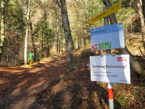 ... am Beginn des Schleifwandsteiges zur Neuen Magdeburger Hütte.