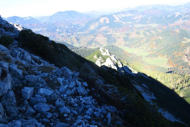 Hier sieht man den Grat, der zum Mannsberg runterführt. Ob man diesen jedoch begehen kann ist nicht bekannt.