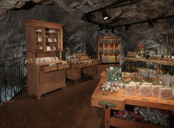 Genusswelt Felsengrotte Rattenberg, Shop