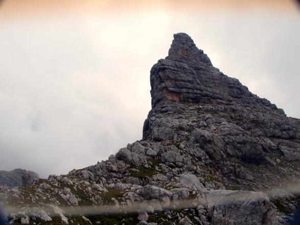 Ramesch Westgipfel 2110m von der Frauenscharte gesehen.