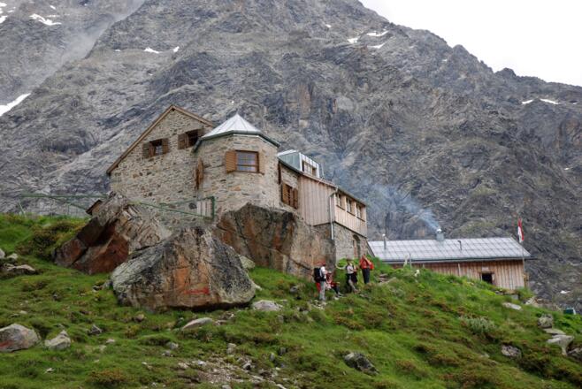 Rüsselsheimer Hütte - eine Burg in den Bergen