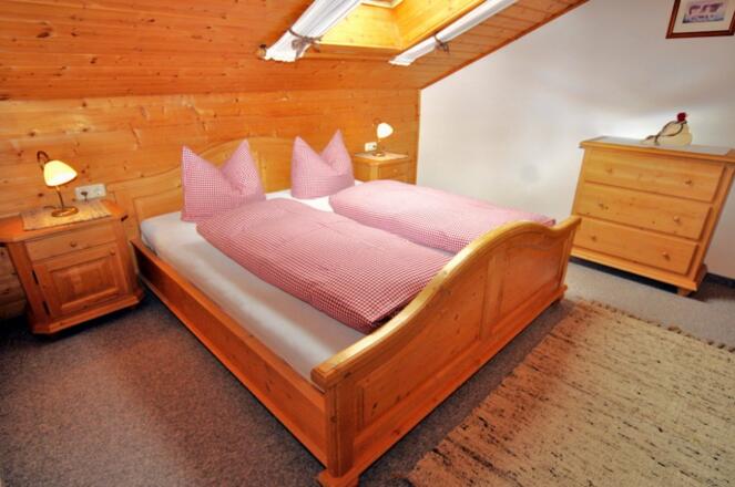 Schlafzimmer 2 Ferienwohnung Breitenberg