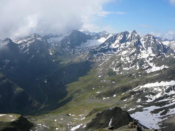 Gipfelblick ins Gleirschtal aus den Gleirschgletscher