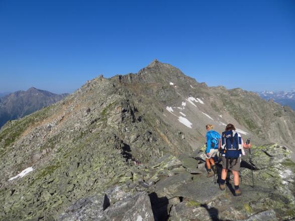Blick von der Hütte nach Westen, zur Wildseespitze.