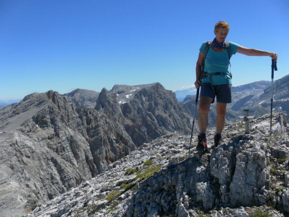 Bonegg, dahinter Scharegg, Wildalmkirchl und Brandhorn