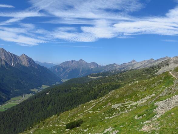 Das von vielen Berggipfeln umrahmte Pfitscher Tal