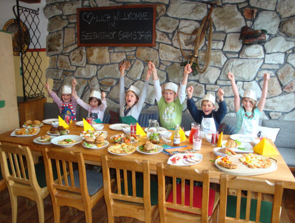 Kinderkochen beim Gasthof Gamsjaga