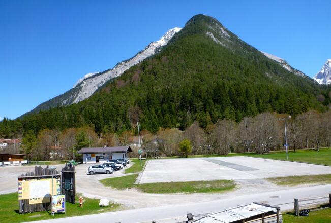 Karwendelparkplatz 2 in Scharnitz