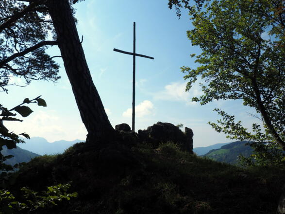 Kreuz ~860m am Rinnerberg-Grat