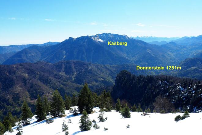 Tiefblick zum Donnerstein ~1440m