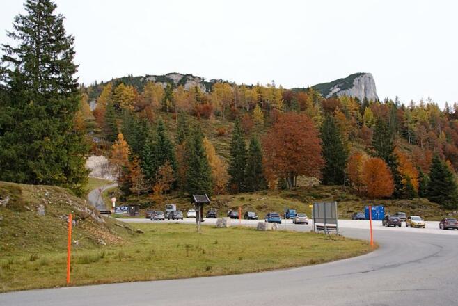 Parkplatz Steinplatte - gegenüber ist die Straße zur Stallenalm
