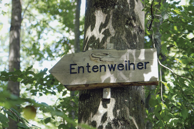 Hinweisschild Entenweiherweg