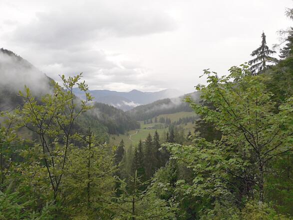 Blick zur Klausenbergalm