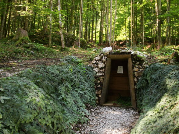 Beim Abstieg vom Törl - hier begann mit dem Mitterbergstollen 1563 der Salzabbau.