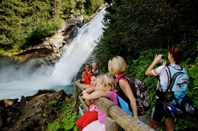 Imposante Ein- und Ausblicke von den Aussichtskanzeln am Wasserfalles