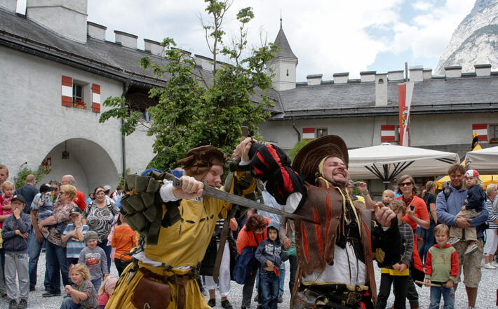 Mittelalterliches Spektakel auf der Burg Hohenwerfen