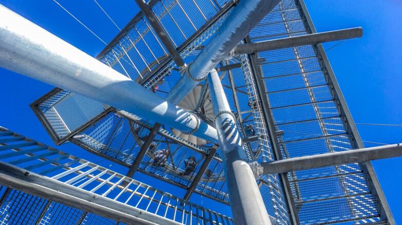 Edelstahlkonstruktion der Gobelwarte errichtet von der Fa. Habau in Perg, ergänzt durch Fa. Meisl in Grein