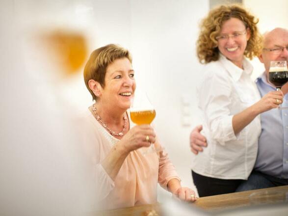 Bierverkostung in alten Bierkeller