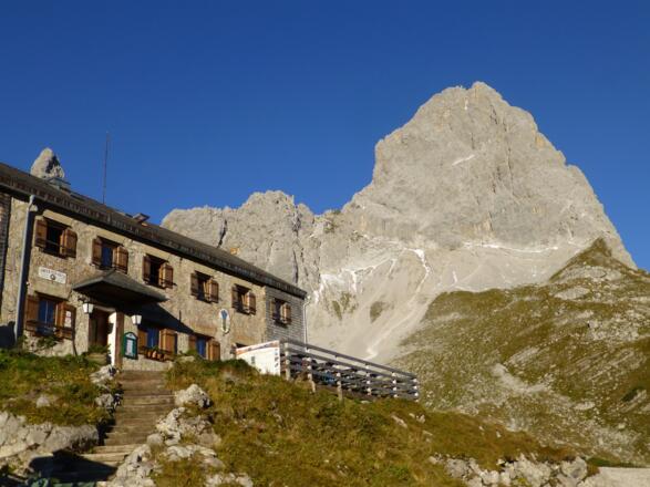 Lamsenjochhütte (1953 m) 