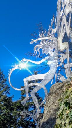 Skulptur Metallkünstlers Miguel Horn am Standplatz der der Gobelwarte des ÖTK