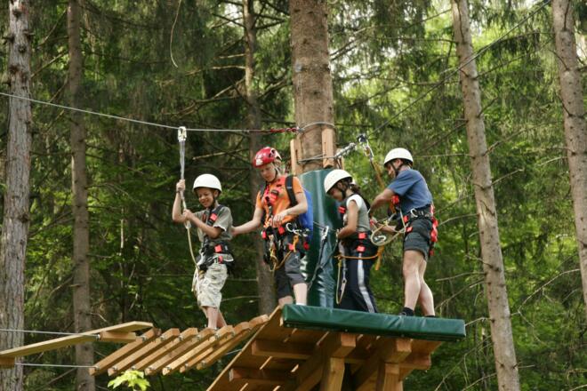 Zwischenstopp im Hochseilgarten