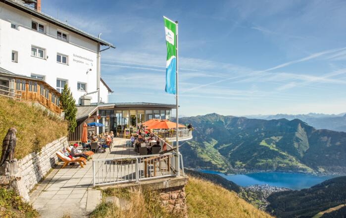Schmitten Cafe mit traumhaftem Ausblick auf den Zeller See