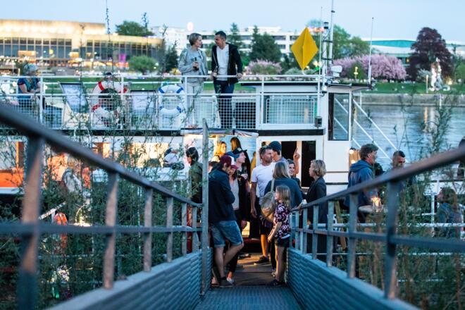 flap-at_www_walross_at_am-steg_hires_cmyk