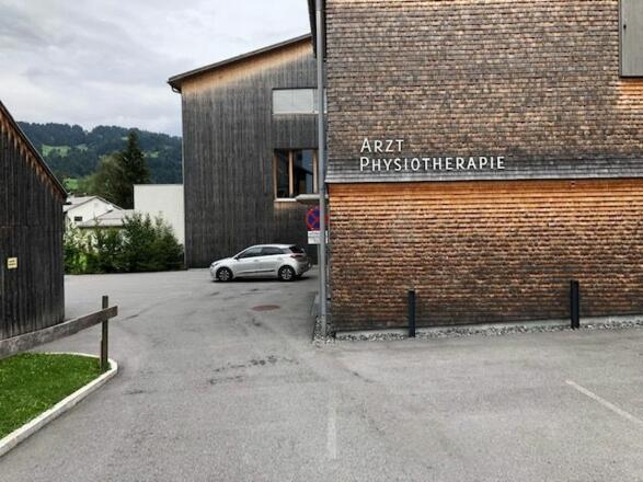 Dr. Lang-Tschirf Margarete