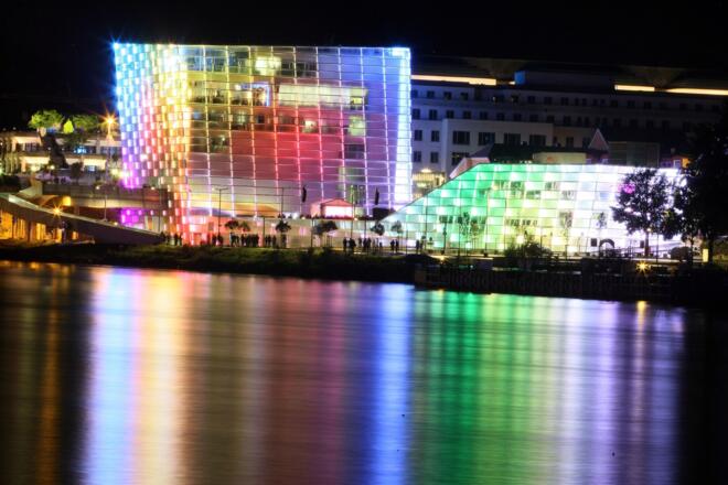 AEC Nachtansicht bunt(c)Bildagentur Rubra.JPG